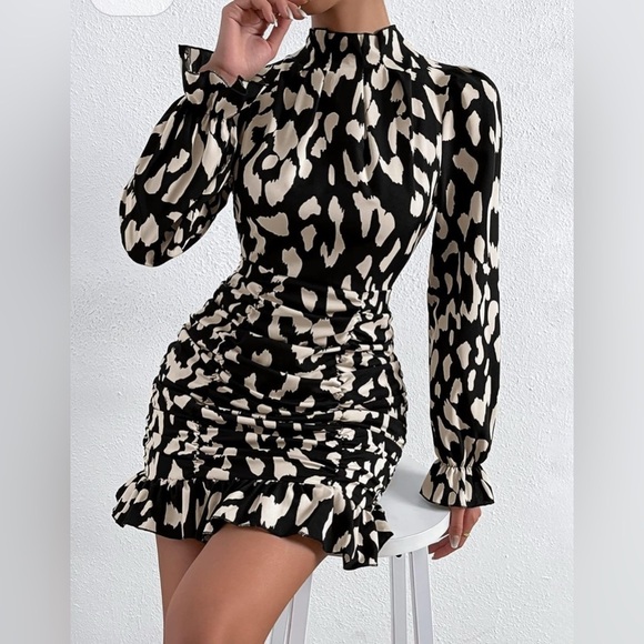 🆕Yozy Long Sleeve Stand Collar Mock Neck Flounce Sleeve Ruched Ruffle Dress L🆕 - Picture 3 of 16